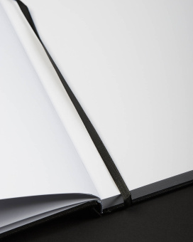 Sketchmarker Pushkinskiy Скетчбук The Mirror 16,3х16,3 см, 50 л, 220 г, твердая обложка, цв. черный