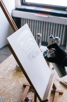 Аэрозольная фактурная краска Montana Texture серая, 400 мл