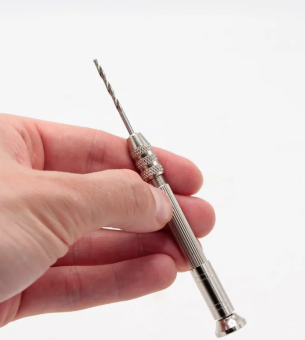 Stuff-Pro Модельная дрель с набором сверл для миниатюр в пенале