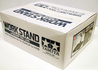 Tamiya 74064 Стенд для моделей c линзой и подсветкой