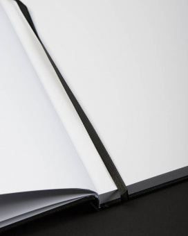 Sketchmarker Pushkinskiy Скетчбук The Mirror 21х21 см, 50 л, 220 г, твердая обложка, цв. черный